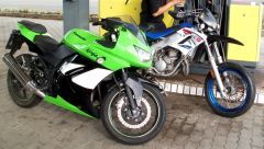 Mehr Informationen zu "Kawasaki Ninja 250R"