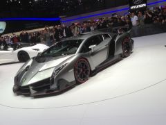 Mehr Informationen zu "Lamborghini Veneno"